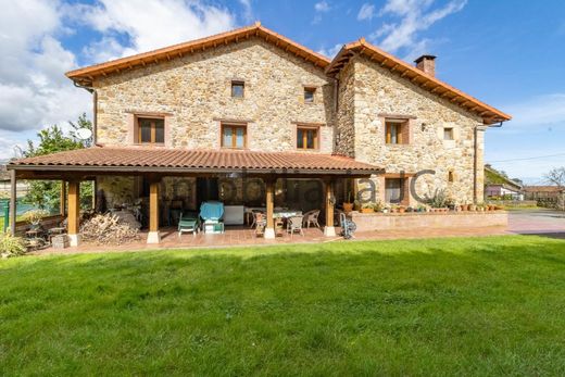 Townhouse in Carasa, Province of Cantabria