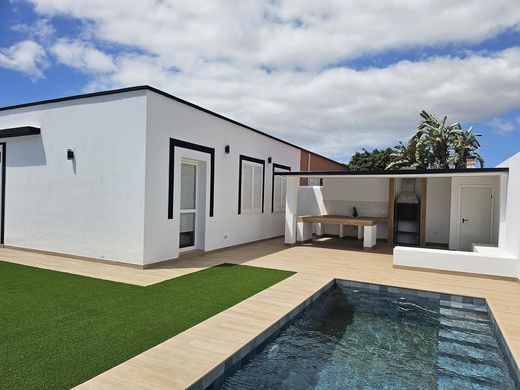 Villa in Guargacho, Province of Santa Cruz de Tenerife
