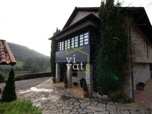 Villa en Lastres, Asturias