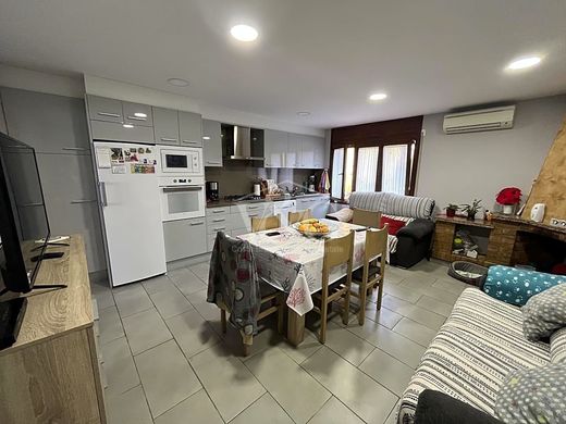 Villa in Mont-ras, Province of Girona