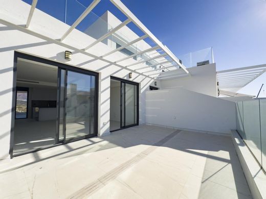 Apartment / Etagenwohnung in Casares, Málaga