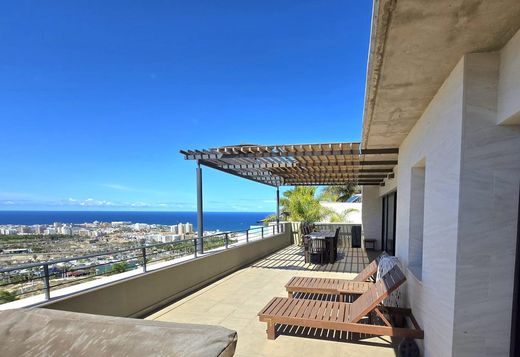 Apartment / Etagenwohnung in Adeje, Provinz Santa Cruz de Tenerife