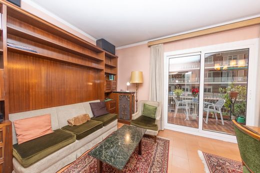 Apartment / Etagenwohnung in Barcelona, Provinz Barcelona