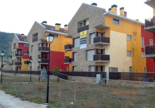 Residential complexes in Puente la Reina de Jaca, Province of Huesca