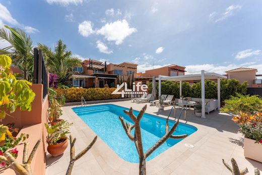 Villa in Adeje, Provinz Santa Cruz de Tenerife