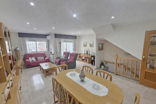 Luxus-Haus in Esparreguera, Provinz Barcelona