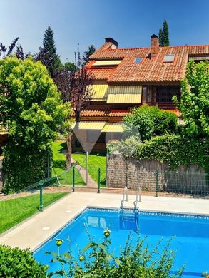 Semidetached House in Majadahonda, Province of Madrid