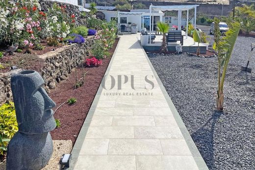 Villa in Guía de Isora, Province of Santa Cruz de Tenerife