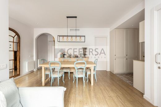 Apartment / Etagenwohnung in Barcelona, Provinz Barcelona