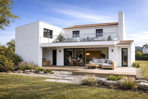 Villa in Oleiros, Provincia da Coruña