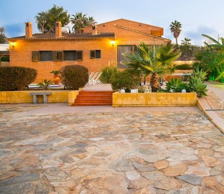 Villa in Villajoyosa, Alicante