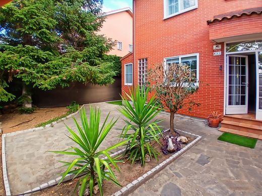 Mehrfamilienhaus in Rivas-Vaciamadrid, Provinz Madrid