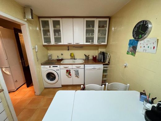 Apartment / Etagenwohnung in Saragossa, Aragonien