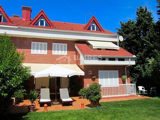 Chalet Pareado en Las Rozas de Madrid, Provincia de Madrid