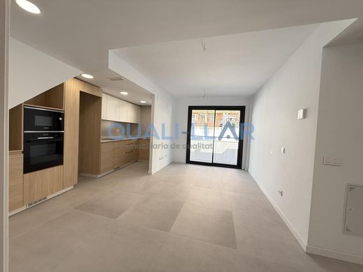 Piso / Apartamento en San Feliú de Llobregat, Provincia de Barcelona