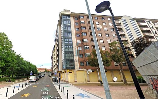 Apartment / Etagenwohnung in León, Kastilien und León