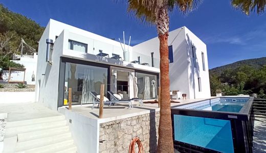 Villa in Cala Llonga, Province of Balearic Islands