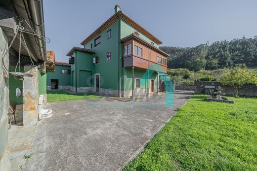 Villa en Pravia, Asturias