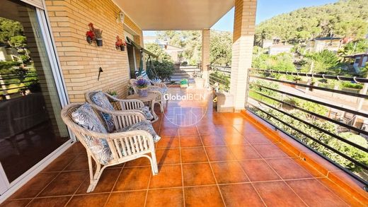 Villa in Vallirana, Province of Barcelona