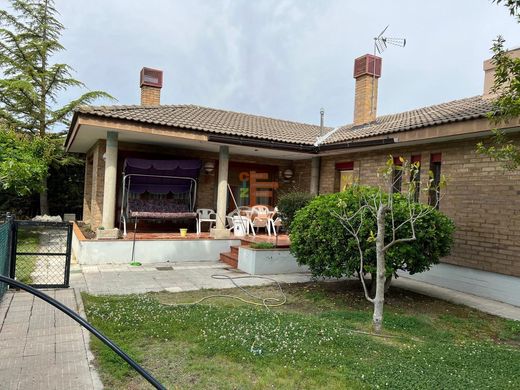 Villa in La Muela, Province of Saragossa