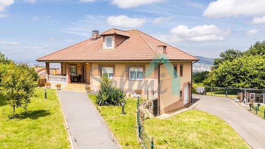Villa in Faro de Peñas, Province of Asturias