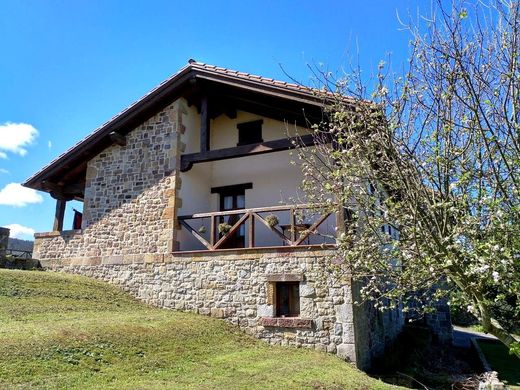 Villa in Alfoz de Lloredo, Provincia de Cantabria