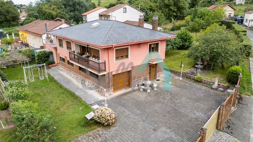 Villa a Oviedo, Asturie