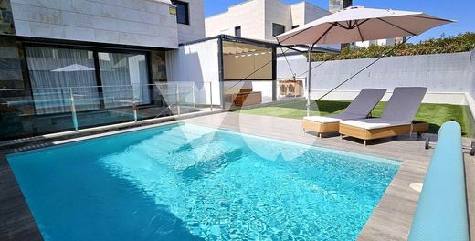 Villa in Villanueva de la Cañada, Province of Madrid