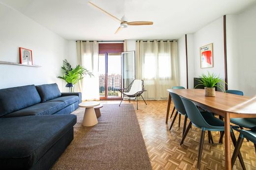 Apartment / Etagenwohnung in Barcelona, Provinz Barcelona