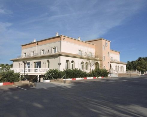 Residential complexes for sale in Baeza