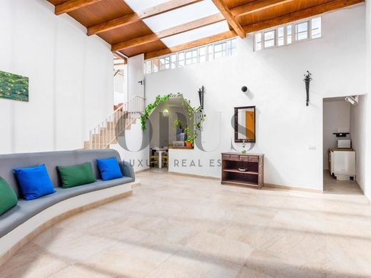 Villa in Santiago del Teide, Province of Santa Cruz de Tenerife