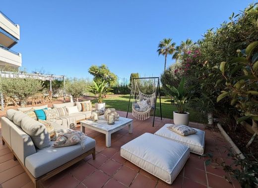 Apartment / Etagenwohnung in San Luis de Sabinillas, Málaga