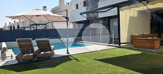 Villa in Villanueva de la Cañada, Province of Madrid