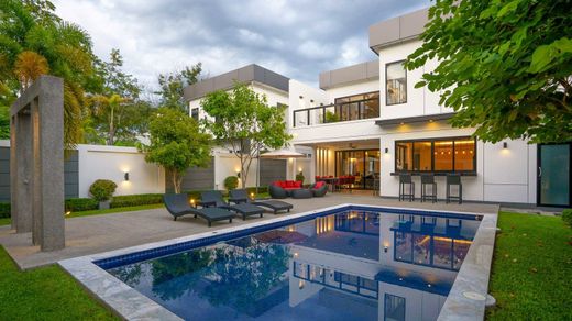 Maison de luxe à Chiang Mai, Chiang Mai Province