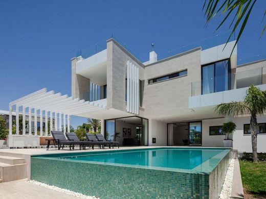 17 room luxury Villa for sale in Limassol, Cyprus - 43702701 ...