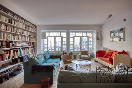 Apartment in Canal Saint Martin, Château d’Eau, Porte Saint-Denis, Paris