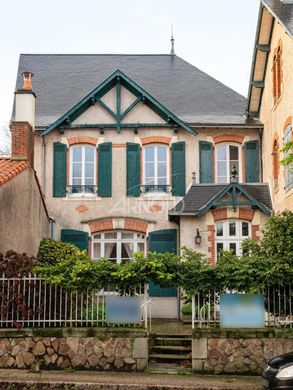 豪宅  Aizenay, Vendée