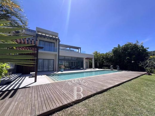 Willa w Beau Champ, Savanne District