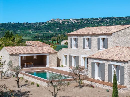 Luxury home in Gordes, Vaucluse