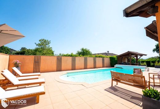 Luxus-Haus in Reyrieux, Ain