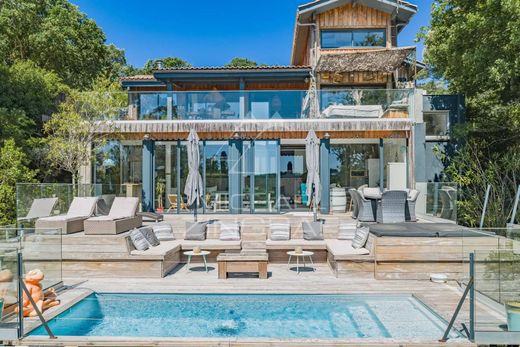 Luxury home in Pyla sur Mer, Gironde