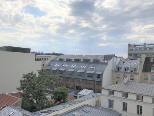 Двухуровневые апартаменты, Temple, Rambuteau – Francs Bourgeois, Réaumur, Paris