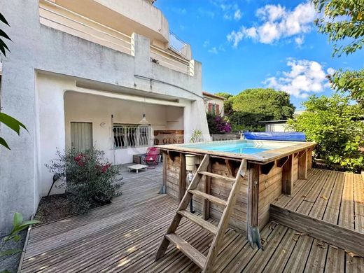 Casa di lusso a Arles, Bocche del Rodano