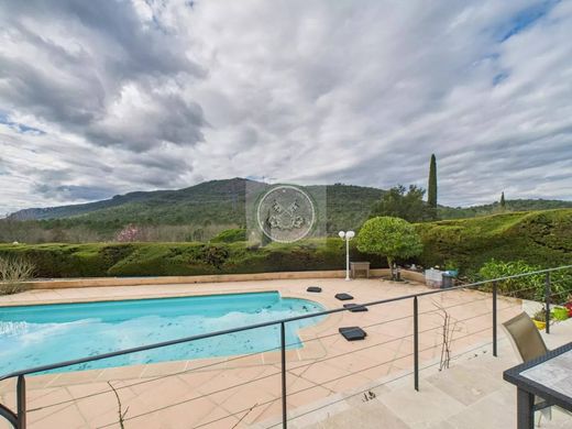 Villa in Bagnols-en-Forêt, Var