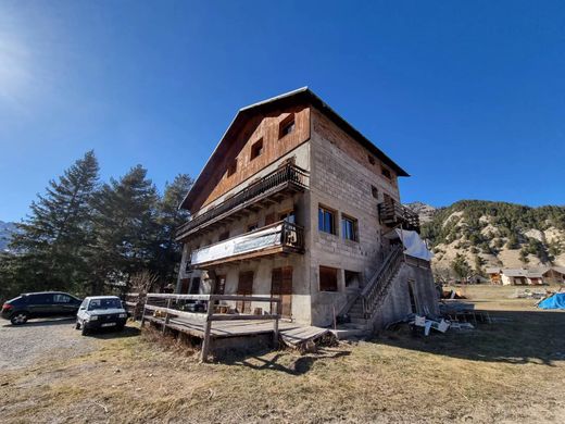 Luxury home in Névache, Hautes-Alpes