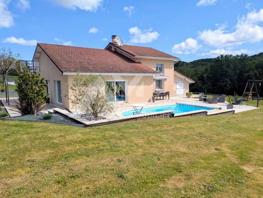 Luxury home in Chatte, Isère