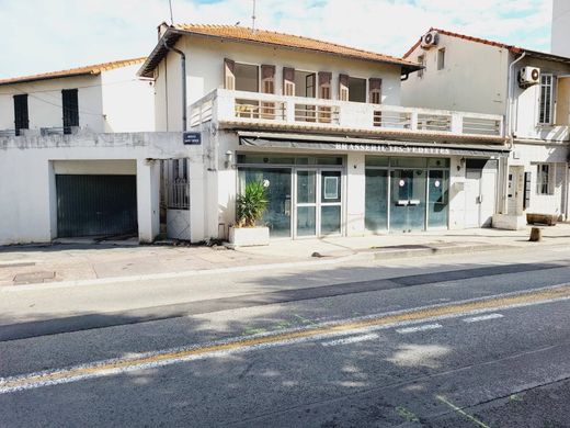 Luxus-Haus in Juan-les-Pins, Alpes-Maritimes