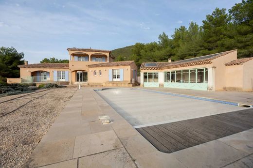 Luxe woning in Eyguières, Bouches-du-Rhône