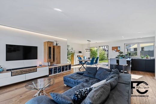 Luxury home in Saeul, Redange