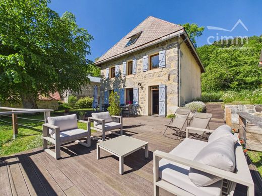 Luxury home in Saint-Hilaire, Isère